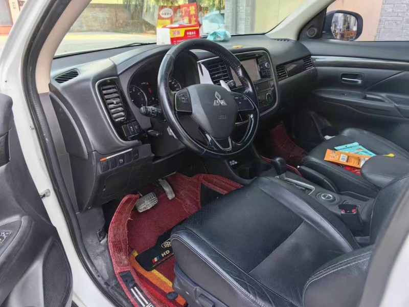 保定16年三菱欧蓝德7