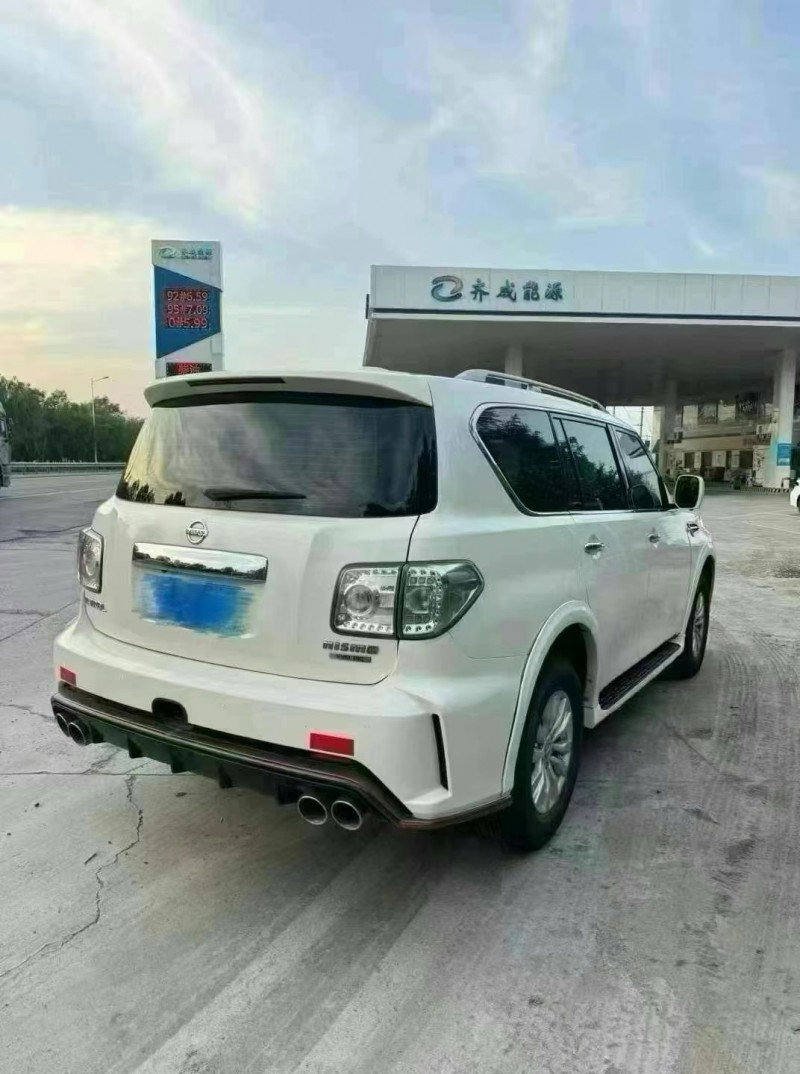 潍坊18年日产途乐8