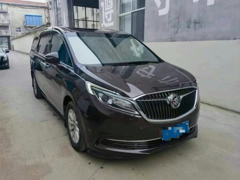 济宁17年别克GL83