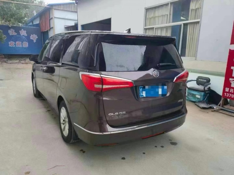 济宁17年别克GL84