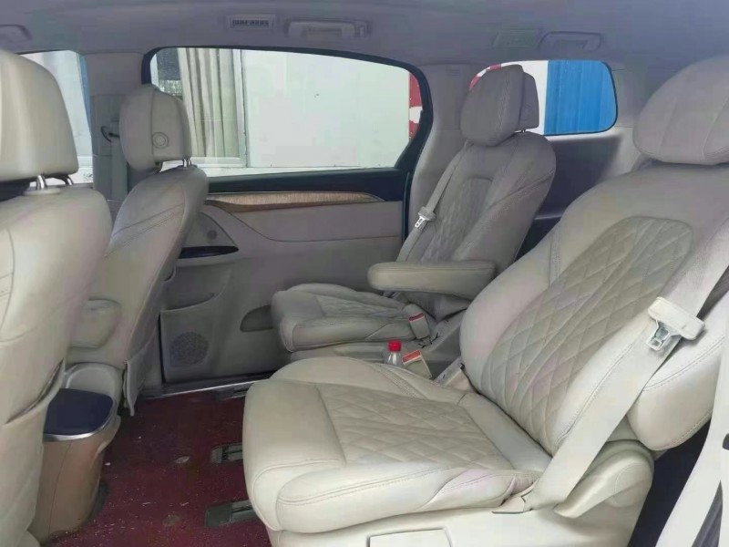 济宁17年别克GL85