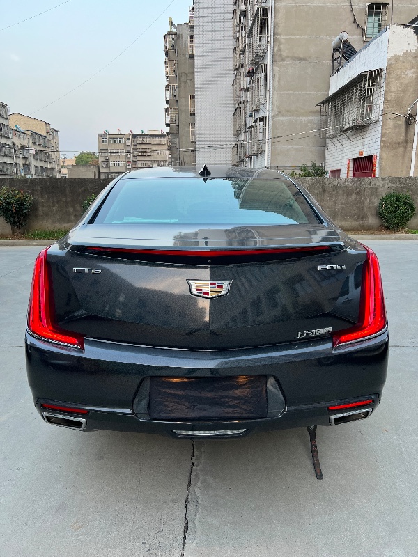 襄陽18年凱迪拉克XTS9