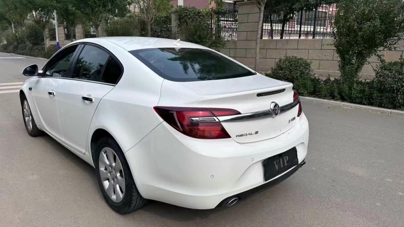 济宁16年别克君威4