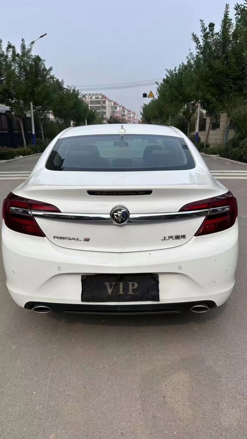 济宁16年别克君威7