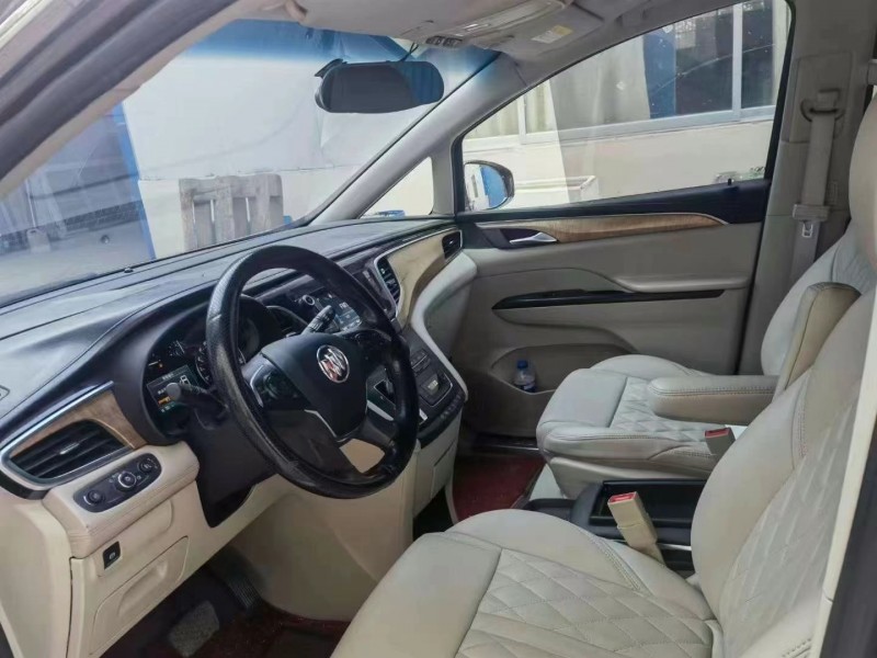 济宁17年别克GL88