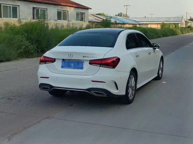 泰安19年奔驰A8