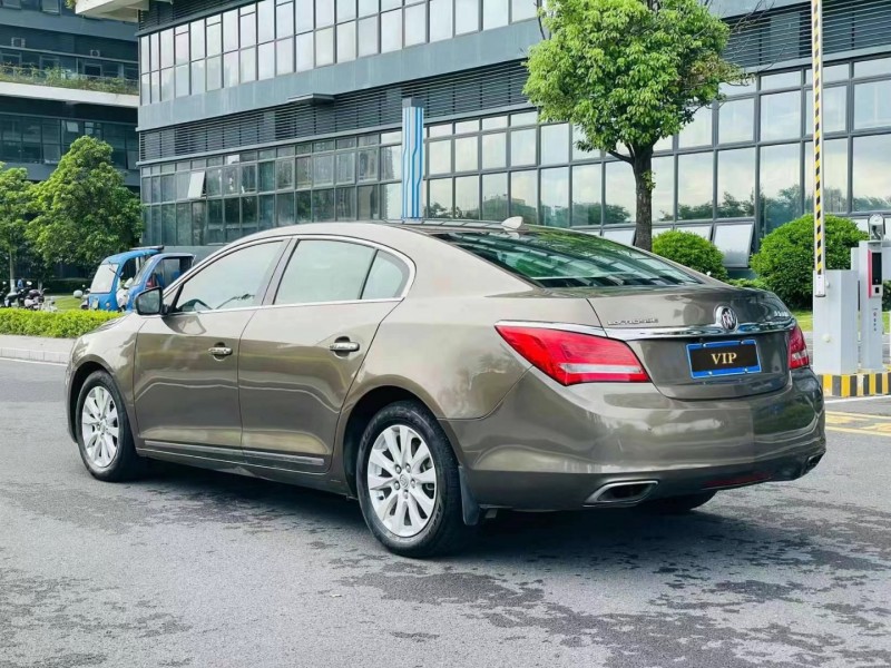 东莞15年别克君越8