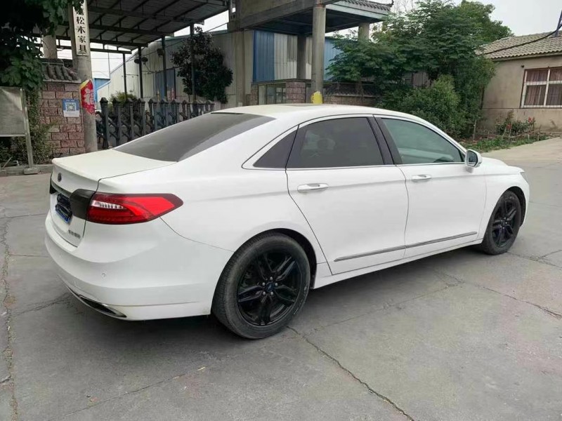 徐州16年福特金牛座8