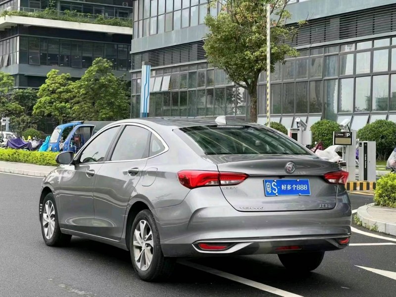 东莞22年别克威朗4