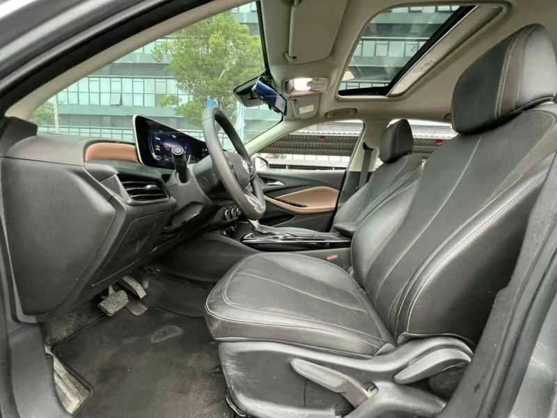 东莞22年别克威朗7