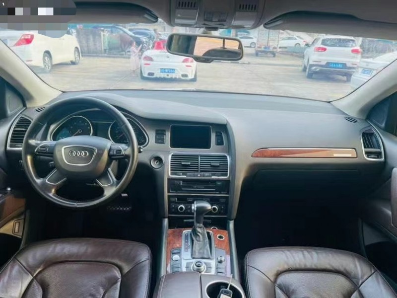 东莞13年奥迪Q78