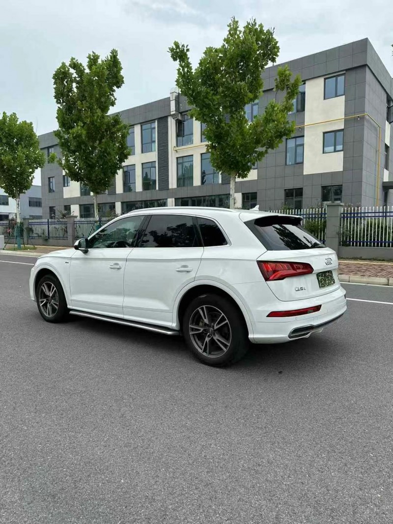 宿迁18年奥迪Q58