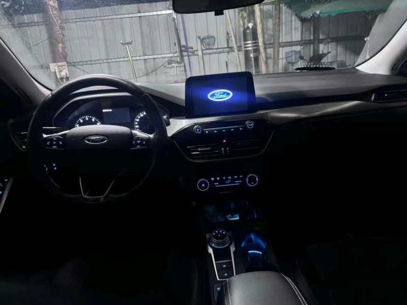 广州20年福特福克斯4