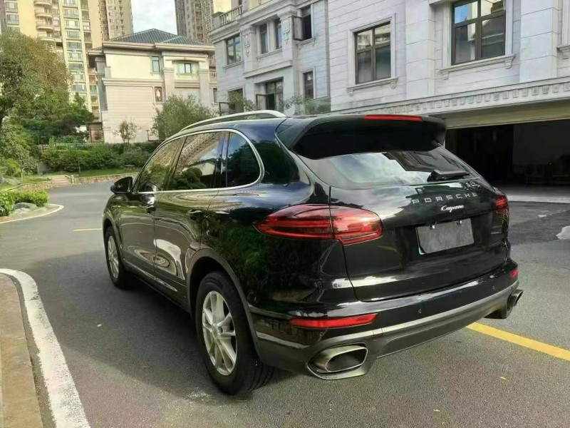 汕头15年保时捷卡宴6
