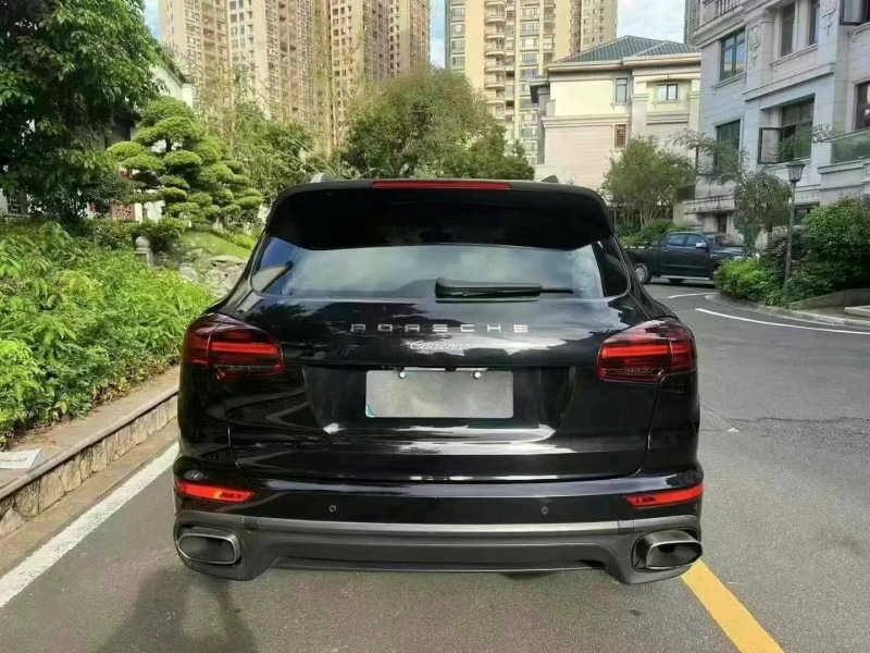 汕头15年保时捷卡宴9