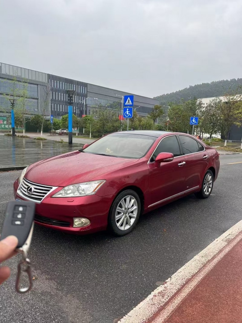 賀州11年雷克薩斯ES2