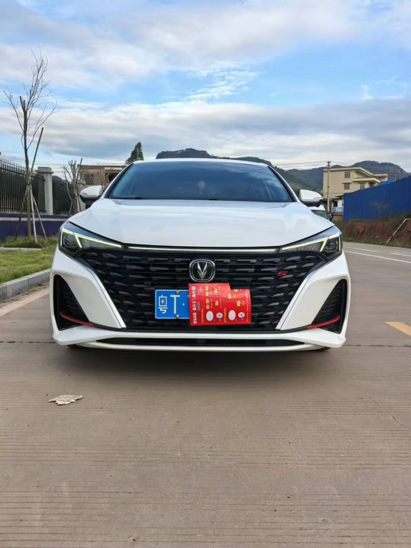 桂林22年長安汽車逸動1