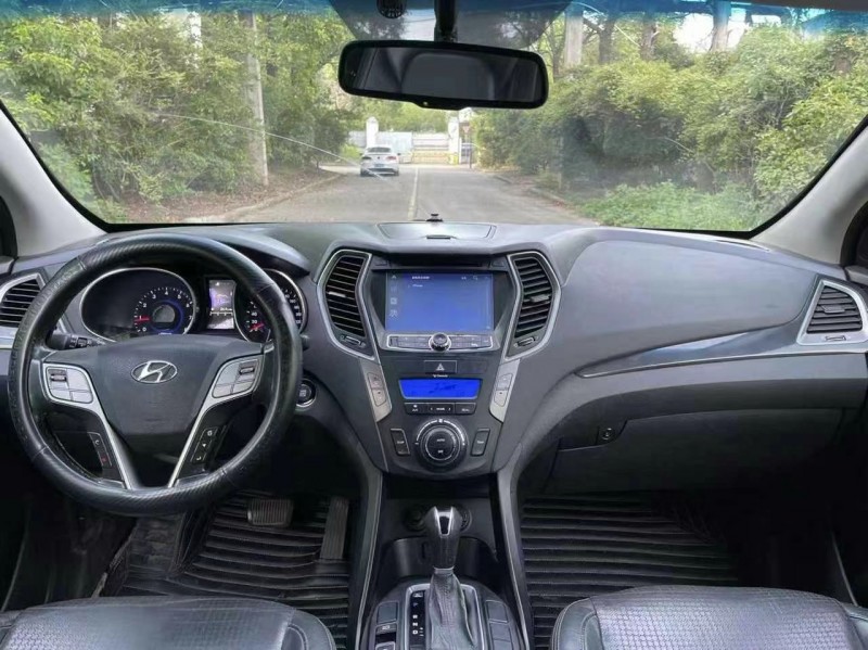 益阳13年现代新胜达9