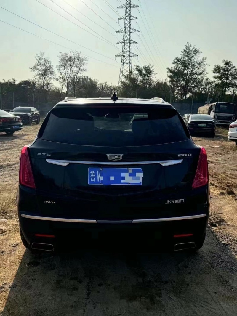泰安17年凯迪拉克XT57