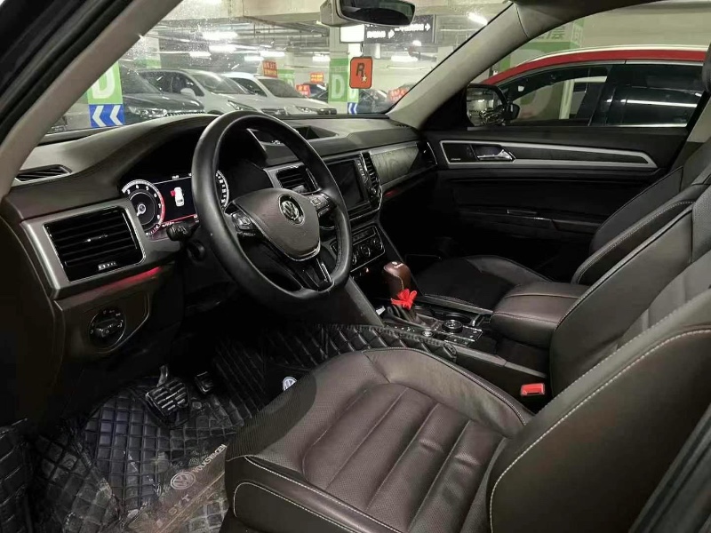 成都17年大众途昂4