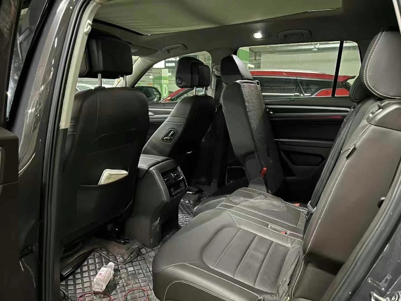 成都17年大众途昂5