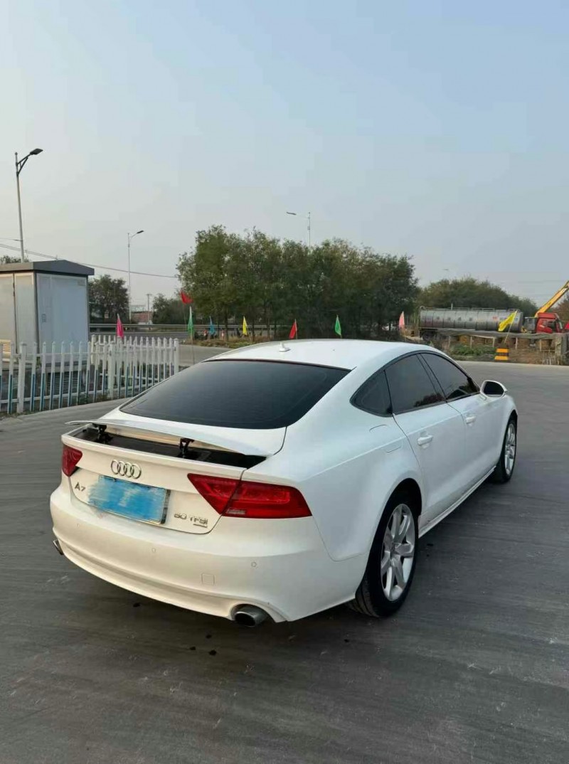 济宁13年奥迪A7L6