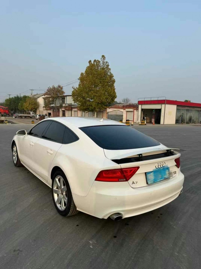 济宁13年奥迪A7L8