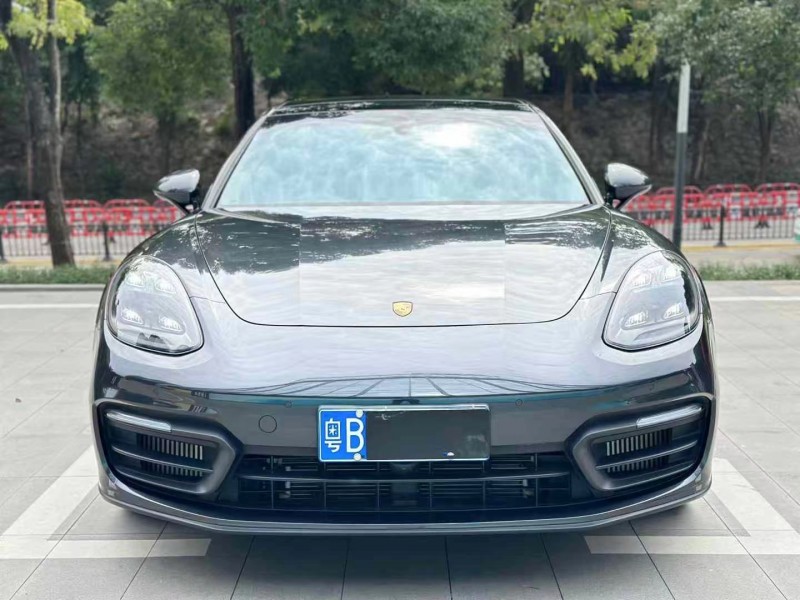 广州22年保时捷帕拉梅拉1