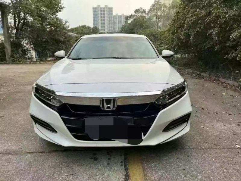 益阳19年本田雅阁1