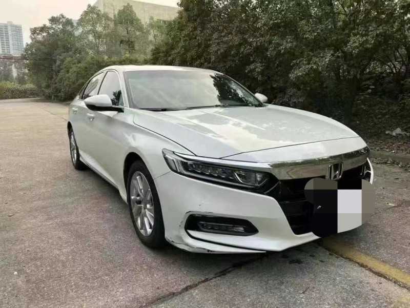 益阳19年本田雅阁3