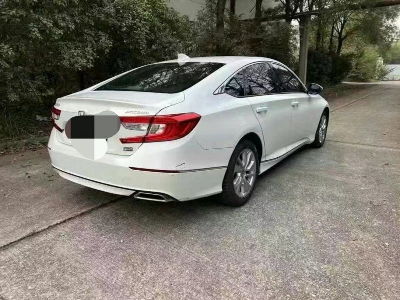 益阳19年本田雅阁5