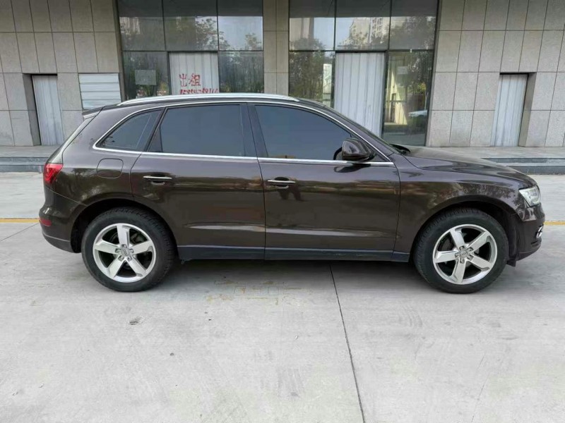 济宁16年奥迪Q57