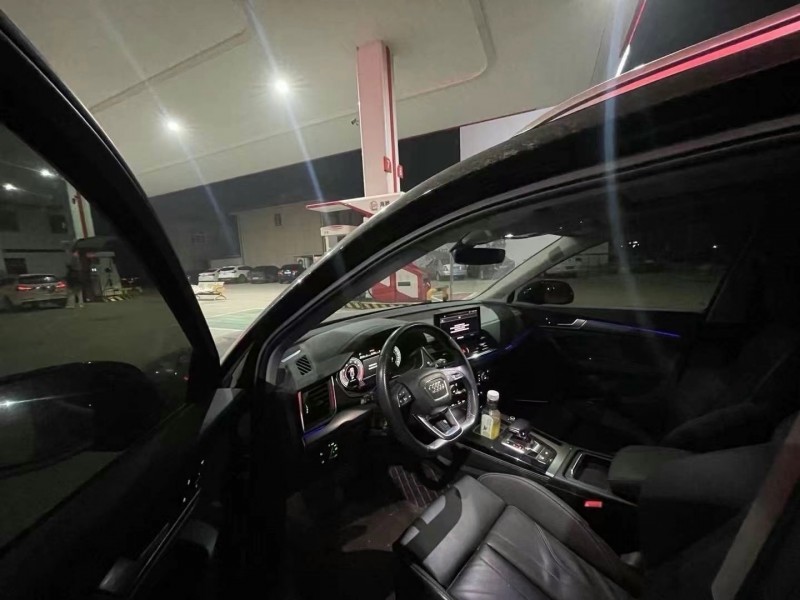 济宁22年奥迪Q54