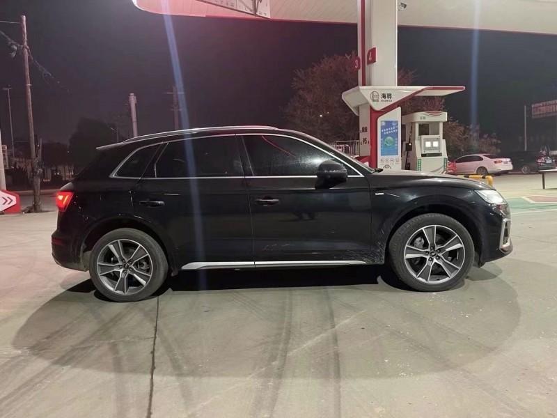 济宁22年奥迪Q57