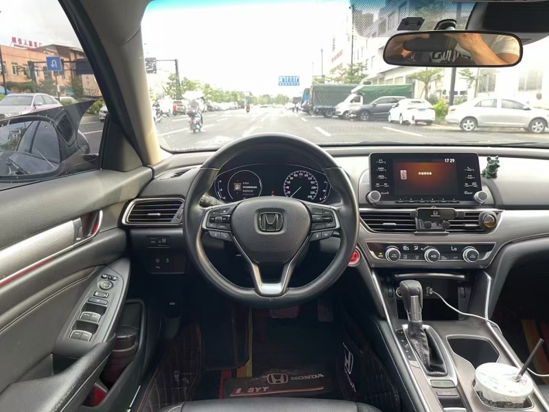 广州18年本田雅阁6