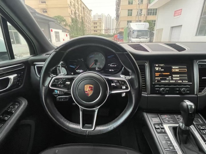 广州15年保时捷Macan7