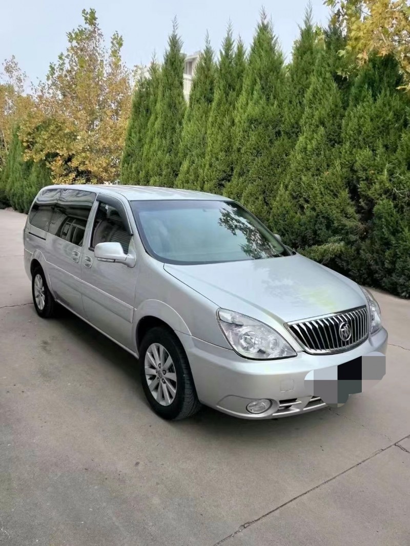 济宁16年别克GL82