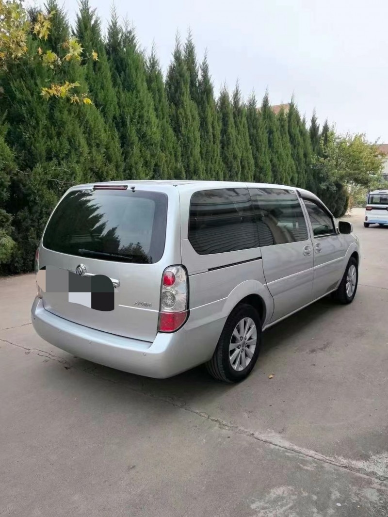 济宁16年别克GL84