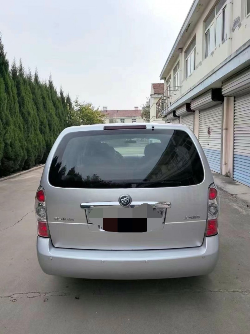 济宁16年别克GL86