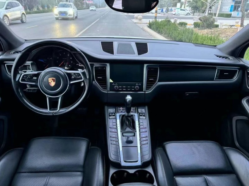 潍坊18年保时捷Macan8