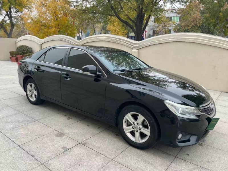 保定14年丰田锐志2