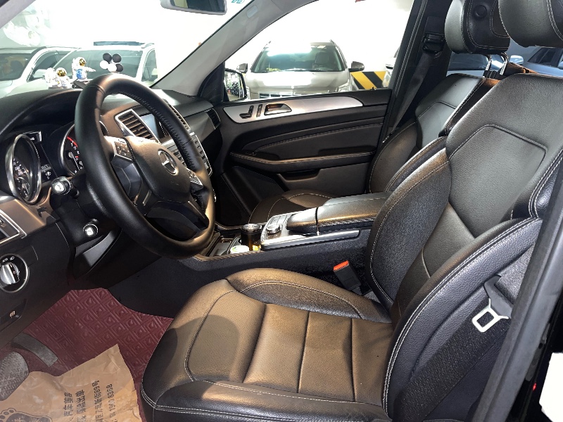 成都13年奔驰ML5