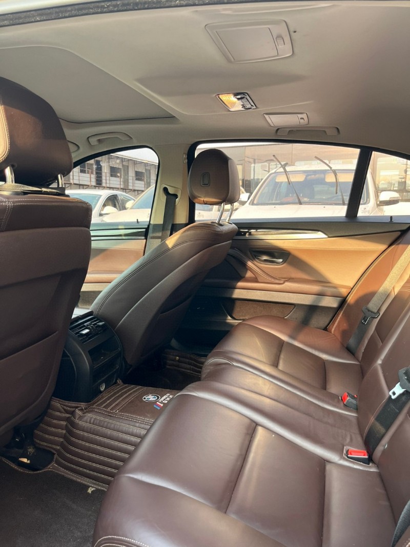 武汉17年宝马5系9