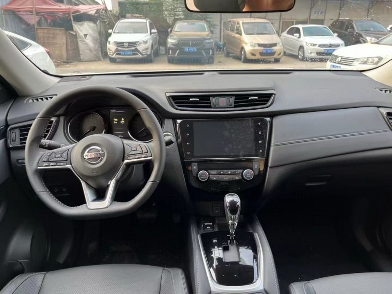 武汉24年日产奇骏4