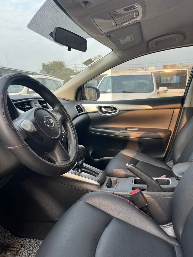 武汉19年日产轩逸6