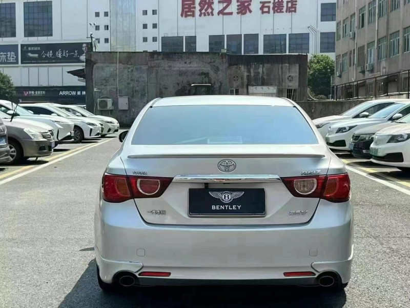 广州11年丰田锐志7