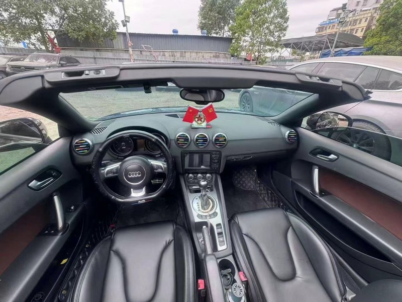 广州13年奥迪TT7