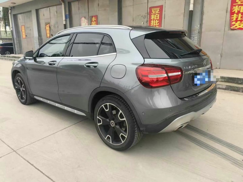 保定19年奔驰GLA3