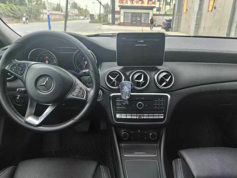 保定19年奔驰GLA6