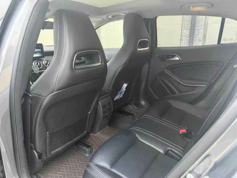 保定19年奔驰GLA7